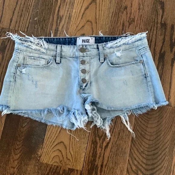 Paige destructed light colored jean shorts - Picture 2 of 10